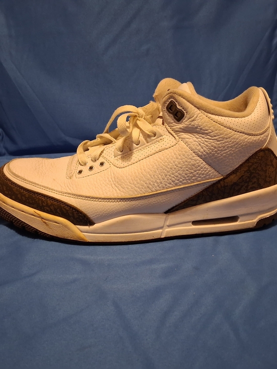 Jordan Other - Jordan Air Jordan 3 Retro Mocha 2018 White/Chrome-Dark Mocha 136064-122